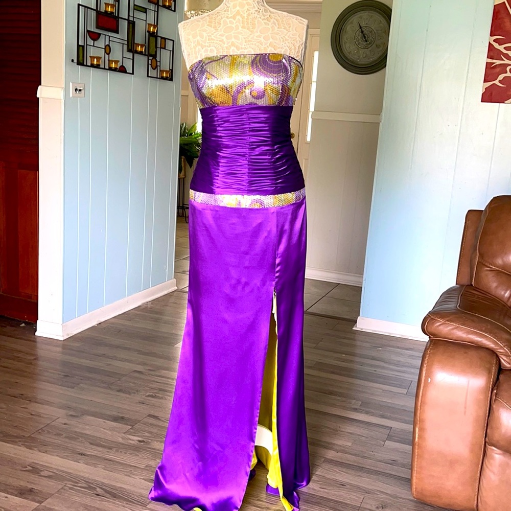 Gigiβs Closette purple sequined embellished gown